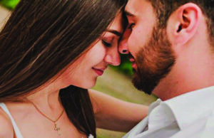 ಸಂಬಂಧದಲ್ಲಿ ಆಕರ್ಷಣೆ ಉಳಿಸಿಕೊಳ್ಳುವುದು ಹೇಗೆ?