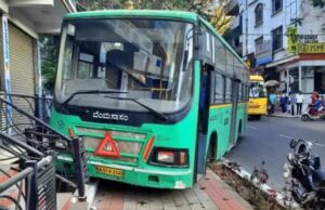 ಬಿಎಂಟಿಸಿ ಬಸ್ ಢಿಕ್ಕಿ : ಬೈಕ್ ಸವಾರ ಸಾವು