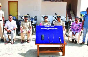ಕಳ್ಳತನ ಪ್ರಕರಣ: ನಾಲ್ವರ ಬಂಧನ; 6 ದ್ವಿ ಚಕ್ರ ವಾಹನ, 30 ಗ್ರಾಂ ಚಿನ್ನ ವಶಕ್ಕೆ