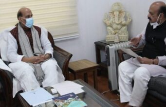 ರಕ್ಷಣಾ ಸಚಿವ ರಾಜನಾಥ್ ಸಿಂಗ್ ಭೇಟಿ ಮಾಡಿದ ಸಿಎಂ ಬೊಮ್ಮಾಯಿ