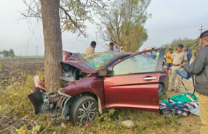 ಮರಕ್ಕೆ ಕಾರು ಡಿಕ್ಕಿ: ಮೂವರು ಸಾವು