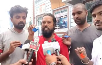 ಜೇಮ್ಸ್ ಚಿತ್ರದ ನೆನಪಿಗಾಗಿ ಅಭಿಮಾನಿಗಳಿಂದ ಕೀ ಚೈನ್ ವಿತರಣೆ