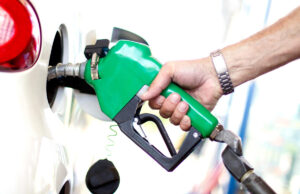 ಶ್ರೀಲಂಕಾ: ಪೆಟ್ರೋಲ್ ಬೆಲೆ ಲೀಟರ್ ಗೆ ರೂ.20 ರವರೆಗೆ ಇಳಿಕೆ