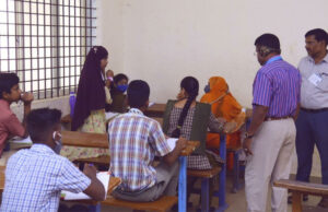 ಎಸ್ ಎಸ್ ಎಲ್ ಸಿ ಪರೀಕ್ಷೆ: ಮನವೊಲಿಕೆ ನಂತರ ಹಿಜಾಬ್ ತೆಗೆದ ವಿದ್ಯಾರ್ಥಿಗಳು