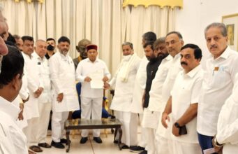 ಕಾಂಗ್ರೆಸ್ ನಿಯೋಗದಿಂದ ರಾಜ್ಯಪಾಲರ ಭೇಟಿ: ಕೆ.ಎಸ್.ಈಶ್ವರಪ್ಪ ಅವರನ್ನು ಸಚಿವ ಸಂಪುಟದಿಂದ ವಜಾಕ್ಕೆ ಒತ್ತಾಯ