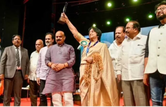 ರಾಜ್ಯ ಚಲನಚಿತ್ರ ಪ್ರಶಸ್ತಿ: ನಟಿ ಲಕ್ಷ್ಮಿಗೆ ಡಾ.ರಾಜಕುಮಾರ್, ಎಸ್.ನಾರಾಯಣ್ ಗೆ ಪುಟ್ಟಣ್ಣ ಕಣಗಾಲ್ ಪ್ರಶಸ್ತಿ ಪ್ರದಾನ