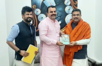 ಕೇಂದ್ರ ಸಚಿವ ಧರ್ಮೇಂದ್ರ ಪ್ರಧಾನ್ ಅವರನ್ನು ಭೇಟಿ ಮಾಡಿದ ಸಚಿವ ವಿ. ಸುನಿಲ್ ಕುಮಾರ್