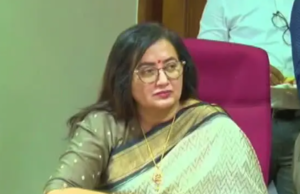 ದಕ್ಷಿಣ ಪದವೀಧರ ಕ್ಷೇತ್ರದ ಚುನಾವಣೆಗೆ ನಾನು ತಟಸ್ಥ: ಸಂಸದೆ ಸುಮಲತಾ ಅಂಬರೀಶ್