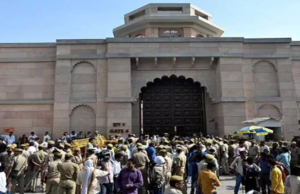 ವಾರಣಾಸಿಯ ಜ್ಞಾನವಾಪಿ ಮಸೀದಿಯಲ್ಲಿ ಶಿವಲಿಂಗ ಪತ್ತೆ: ಸ್ಥಳವನ್ನು ಸೀಲ್ ಮಾಡುವಂತೆ ಕೋರ್ಟ್ ಆದೇಶ