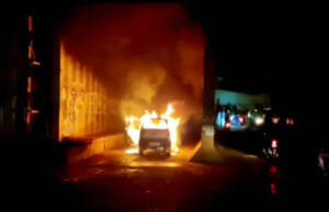 ಶಿಡ್ಲಘಟ್ಟ: ಚಲಿಸುತ್ತಿದ್ದ ಕಾರು ಬೆಂಕಿಗಾಹುತಿ