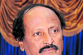 ಸಾಹಿತಿ ಕುಂ. ವೀರಭದ್ರಪ್ಪ, ಸಿದ್ದರಾಮಯ್ಯ, ಹೆಚ್ ಡಿಕೆ ಸೇರಿದಂತೆ 61 ಜನರಿಗೆ ಜೀವ ಬೆದರಿಕೆ ಪತ್ರ