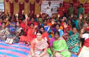 ವಿವಿಧ ಬೇಡಿಕೆ ಈಡೇರಿಸುವಂತೆ ಒತ್ತಾಯಿಸಿ ರಾಜ್ಯ ಅಕ್ಷರ ದಾಸೋಹ ನೌಕರರ ಸಂಘದ ಕಾರ್ಯಕರ್ತರ ಪ್ರತಿಭಟನೆ