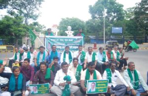 ಲಂಚ ಆರೋಪ: ಕೋಡಿಹಳ್ಳಿ ಚಂದ್ರಶೇಖರ್ ವಿರುದ್ಧ ಪ್ರತಿಭಟನೆ