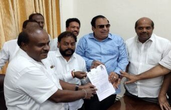 ಪರಿಷತ್ ಚುನಾವಣೆ: ಜೆಡಿಎಸ್ ಅಭ್ಯರ್ಥಿಯಾಗಿ ಟಿ.ಎ ಶರವಣ ನಾಮಪತ್ರ ಸಲ್ಲಿಕೆ