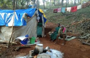 ಚಿಕ್ಕಮಗಳೂರು: ಕನಿಷ್ಟ ಮೂಲ ಸೌಕರ್ಯಗಳಿಂದ ವಂಚಿತರಾದ 49ಕ್ಕೂ ಹೆಚ್ಚು ಆದಿವಾಸಿ ಕುಟುಂಬಗಳು