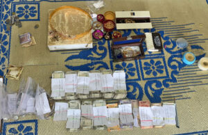 21 ಅಧಿಕಾರಿಗಳ ಮನೆ ಮೇಲೆ ಎಸಿಬಿ ದಾಳಿ: ಲಕ್ಷಾಂತರ ರೂ. ನಗದು ವಶ