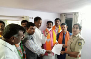 ವಿಪಕ್ಷ ನಾಯಕ ಸಿದ್ದರಾಮಯ್ಯ ವಿರುದ್ಧ ದೂರು ದಾಖಲಿಸಿದ ಛಲವಾದಿ ನಾರಾಯಣಸ್ವಾಮಿ