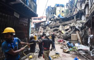 ಮುಂಬೈನಲ್ಲಿ ನಾಲ್ಕು ಅಂತಸ್ತಿನ ಕಟ್ಟಡ ಕುಸಿತ: 8 ಮಂದಿಗೆ ಗಾಯ