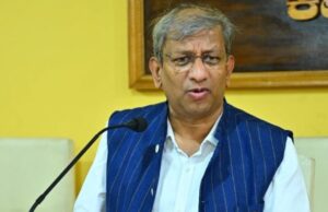 ಕರಾಮುವಿ ಕುಲಪತಿಯ ಅಧಿಕಾರಾವಧಿ ವಿಸ್ತರಣೆ: ಸರ್ಕಾರಕ್ಕೆ ಹೈಕೋರ್ಟ್ ಪ್ರಶ್ನೆ