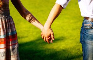 ನೆನೆಯುತ್ತೇನೆ ಗೆಳತಿ – ಕವನ