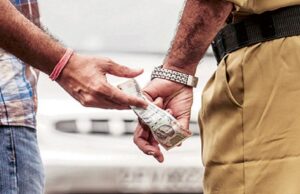 ಮೈಸೂರು: ಸಬ್ ಇನ್ಸ್ ಪೆಕ್ಟರ್, ಹೆಡ್ ಕಾನ್ಸ್ ಟೇಬಲ್ ಎಸಿಬಿ ಬಲೆಗೆ