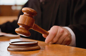 ನ್ಯಾಯಾಧೀಶರ ಮಾತು ಕೇಳಿ ವಿಚ್ಚೇದನ ನಿರ್ಧಾರದಿಂದ ದೂರ ಸರಿದ ದಂಪತಿ