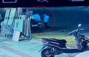 ಒಂದು ಲಕ್ಷ ರೂ.ನೀಡದ ಕಾರಣಕ್ಕೆ ಅಬಕಾರಿ ಅಧಿಕಾರಿಗಳಿಂದ ಸುಳ್ಳು ಮೊಕದ್ದಮೆ ದಾಖಲು: ಸಿಸಿಟಿವಿ ಕ್ಯಾಮರಾದಲ್ಲಿ ಸತ್ಯ ಬಯಲು