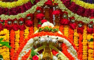 ಎರಡನೇ ಆಷಾಡ ಶುಕ್ರವಾರ: ನಾಗಲಕ್ಷ್ಮಿ ಅಲಂಕಾರದಲ್ಲಿ ಕಂಗೊಳಿಸಿದ ಚಾಮುಂಡೇಶ್ವರಿ