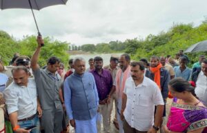 ಮಳೆ ಹಾನಿ ಪ್ರದೇಶಗಳಿಗೆ ಸಚಿವ ಎಸ್.ಟಿ.ಸೋಮಶೇಖರ್ ಭೇಟಿ: ತಕ್ಷಣ ಪರಿಹಾರ ಕಲ್ಪಿಸುವಂತೆ ಸೂಚನೆ