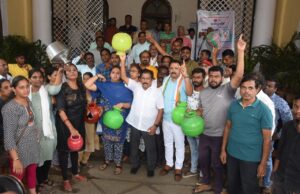 ಕುಡಿಯುವ ನೀರಿಗಾಗಿ ಪಾಲಿಕೆ ಕಛೇರಿಗೆ ಮುತ್ತಿಗೆ- ಪ್ರತಿಭಟನೆ