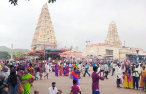 ಭಕ್ತನಿಗೆ ಲಾಡು ಪ್ರಸಾದದೊಂದಿಗೆ 2.91 ಲಕ್ಷ ರೂ.ಹಣ ನೀಡಿದ ಮಹದೇಶ್ವರ ಬೆಟ್ಟದ ಸಿಬ್ಬಂದಿ