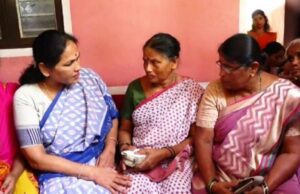 ಪ್ರವೀಣ್ ಮನೆಗೆ ಭೇಟಿ ನೀಡಿ ಕುಟುಂಬಸ್ಥರಿಗೆ ಸಾಂತ್ವನ ಹೇಳಿದ ಶೋಭಾ ಕರಂದ್ಲಾಜೆ