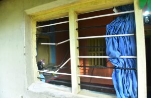 ಮಡಿಕೇರಿ: ಮನೆಯ ಕಿಟಕಿ ಸರಳು ಮುರಿದು ಆಹಾರ ಪದಾರ್ಥ ಸೇವಿಸಲು ಯತ್ನಿಸಿದ ಕಾಡಾನೆ