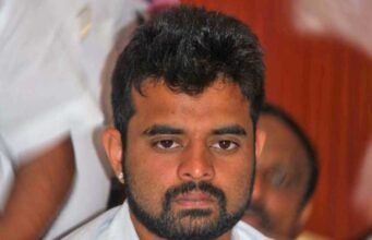 ಹುಚ್ಚಾಟದ ಹೇಳಿಕೆ ನೀಡಿದರೆ ಹುಚ್ಚು ನಾಯಿಗೆ ಹೊಡೆದಂತೆ ಹೊಡೆಯುತ್ತಾರೆ: ಪ್ರಜ್ವಲ್ ರೇವಣ್ಣ ಎಚ್ಚರಿಕೆ