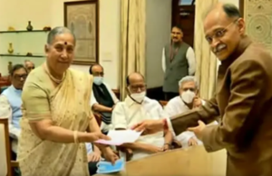 ಉಪರಾಷ್ಟ್ರಪತಿ ಚುನಾವಣೆ: ವಿಪಕ್ಷ ಅಭ್ಯರ್ಥಿ ಮಾರ್ಗರೇಟ್ ಆಳ್ವ ನಾಮಪತ್ರ ಸಲ್ಲಿಕೆ