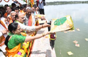 ಕೆಆರ್’ಎಸ್ ಜಲಾಶಯಕ್ಕೆ ಸಿಎಂ ಬೊಮ್ಮಾಯಿ ಬಾಗಿನ ಅರ್ಪಣೆ