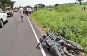 ಬೈಕ್-ಗೂಡ್ಸ್ ವಾಹನ ಡಿಕ್ಕಿ: ಮೂವರ ಸಾವು