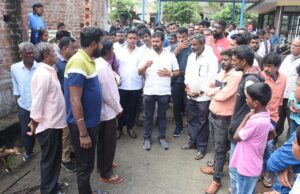 ಕುಂಬಾರಕೊಪ್ಪಲಿನಲ್ಲಿ ಪಾದಯಾತ್ರೆ ನಡೆಸಿ ಕುಂದುಕೊರತೆ ಆಲಿಸಿದ ಶಾಸಕ ಎಲ್.ನಾಗೇಂದ್ರ