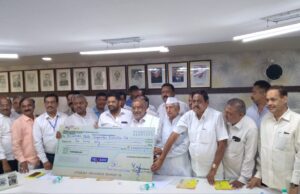 ಮಾರಾಟ ಮಹಾಮಂಡಳದಿಂದ ಸಹಕಾರ ಮಹಾಮಂಡಳಕ್ಕೆ 2 ಕೋಟಿ ರೂ. ಹಸ್ತಾಂತರ