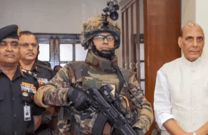 ಯುದ್ಧ ಸಾಮರ್ಥ್ಯ ಹೆಚ್ಚಿಸಲು ಸೇನೆಗೆ ಆಧುನಿಕ ಶಸ್ತ್ರಾಸ್ತ್ರಗಳನ್ನು ಹಸ್ತಾಂತರಿಸಿದ ಸಚಿವ ರಾಜನಾಥ್ ಸಿಂಗ್