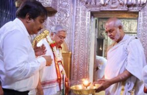 ಮೈಸೂರು: ಚಾಮುಂಡಿ ಬೆಟ್ಟಕ್ಕೆ ಭೇಟಿ ನೀಡಿದ ಸಚಿವ ಗೋವಿಂದ ಕಾರಜೋಳ