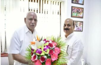 ಇಂದು ಬೆಳಿಗ್ಗೆಯೇ ಬಿಎಸ್’ವೈ ಭೇಟಿಯಾದ ಸಿಎಂ ಬೊಮ್ಮಾಯಿ: ರಾಜಕೀಯ ವಿದ್ಯಾಮಾನಗಳ ಚರ್ಚೆ