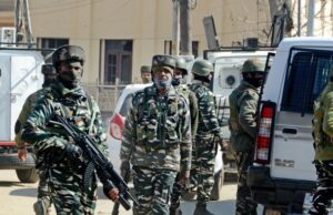 ಗ್ರೆನೇಡ್ ಎಸೆದು ಉಗ್ರರು ಪರಾರಿ: ಉಗ್ರರ ಅಡಗು ತಾಣ ನಾಶಗೊಳಿಸಿದ ಭದ್ರತಾ ಪಡೆ