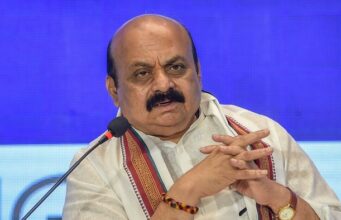 ಜಿಲ್ಲಾಧಿಕಾರಿಗಳು ಆಡಳಿತ ನಿರ್ವಹಣೆ ಹೊರೆ ಅರಿತು ಕೆಲಸ ಮಾಡಿ: ಸಿಎಂ ಬೊಮ್ಮಾಯಿ