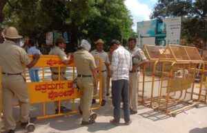 ಲೈಂಗಿಕ ದೌರ್ಜನ್ಯ ಪ್ರಕರಣ: ಡಿವೈಎಸ್’ಪಿ ಕಚೇರಿಯಲ್ಲಿ ಮುರುಘಾ ಶರಣರ ವಿಚಾರಣೆ