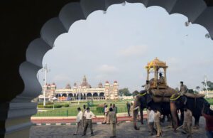 ನಾಡಹಬ್ಬ ದಸರಾ: ಮರದ ಅಂಬಾರಿ ಹೊತ್ತ ಅಭಿಮನ್ಯು