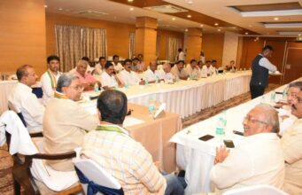 ‘ಭಾರತ್ ಜೋಡೋ’ ಪಾದಯಾತ್ರೆ: ಸಿದ್ದರಾಮಯ್ಯ ನೇತೃತ್ವದಲ್ಲಿ ಪೂರ್ವ ಸಿದ್ದತಾ ಸಭೆ