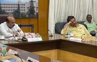 ‘ಚಿಂತೆ ಇಲ್ಲದವನಿಗೆ ಸಂತೆಲೂ ನಿದ್ದೆ’ ಎಂಬ ಮಾತು ಆರ್.ಅಶೋಕ್ ಅವರಿಗೆ ಹೇಳಿದ್ದೇನೋ: ಕಾಂಗ್ರೆಸ್ ವ್ಯಂಗ್ಯ