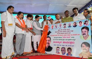 ಆಷಾಢಭೂತಿತನದ ರಾಜಕಾರಣಿಗಳನ್ನು ದೂರವಿಡಿ: ಪ್ರಲ್ಹಾದ್ ಜೋಶಿ