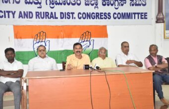 ಜಿಲ್ಲಾ ಉಸ್ತುವಾರಿ ಸಚಿವರು ದಸರಾ ಲೆಕ್ಕ ಕೊಡಲಿ: ಎಂ.ಲಕ್ಷ್ಮಣ್